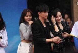 和男朋友一起吃娱乐圈瓜