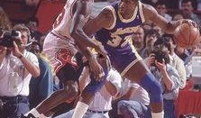 魔术师爆料湖人内部视频,揭秘球队风云变幻与战术布局”